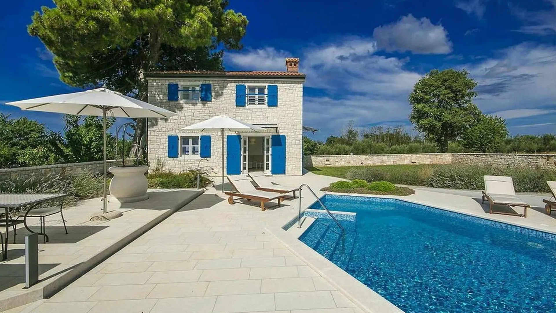Villa Lenka Mit Pool Und Grossem Garten Sveti Lovrec Pazenaticki Holiday home